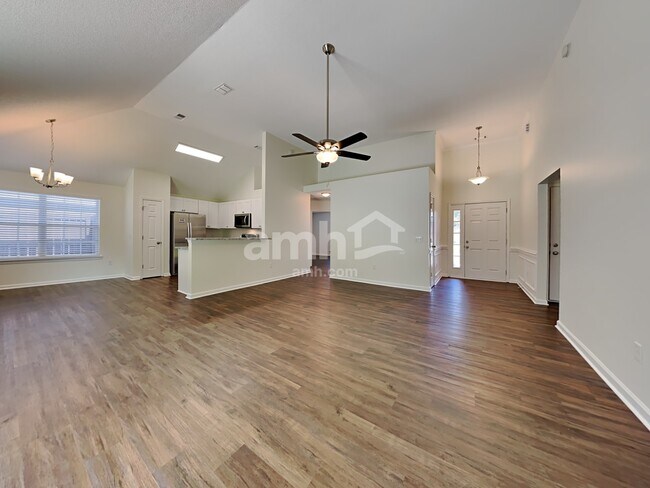 Foto del edificio - 61 Carlisle Ln