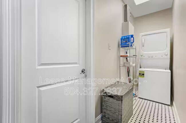 Foto del edificio - 1379 St Bernard Ave