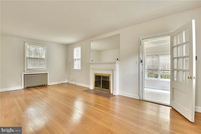 Foto del edificio - 9408 Russell Rd