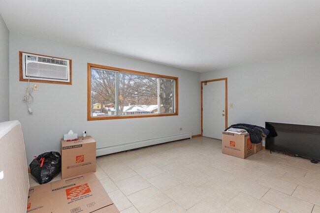 Building Photo - 889 Jefferson Ave