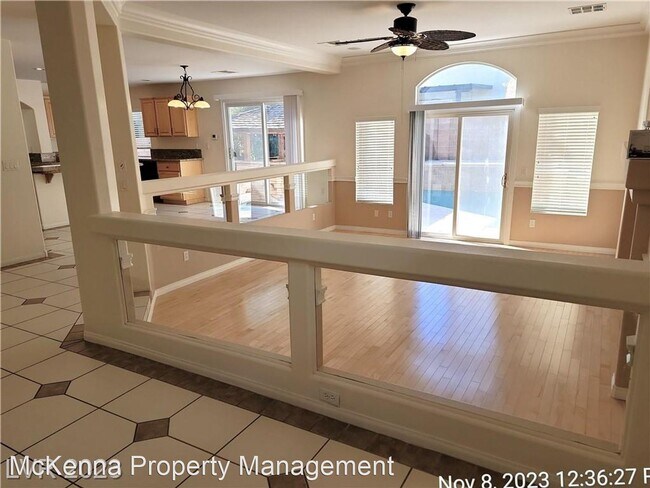 Foto del edificio - 4 br, 2.5 bath House - 10985 Fintry Hills ...
