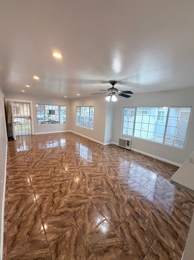 Foto del edificio - 1073 Myrtle Ave