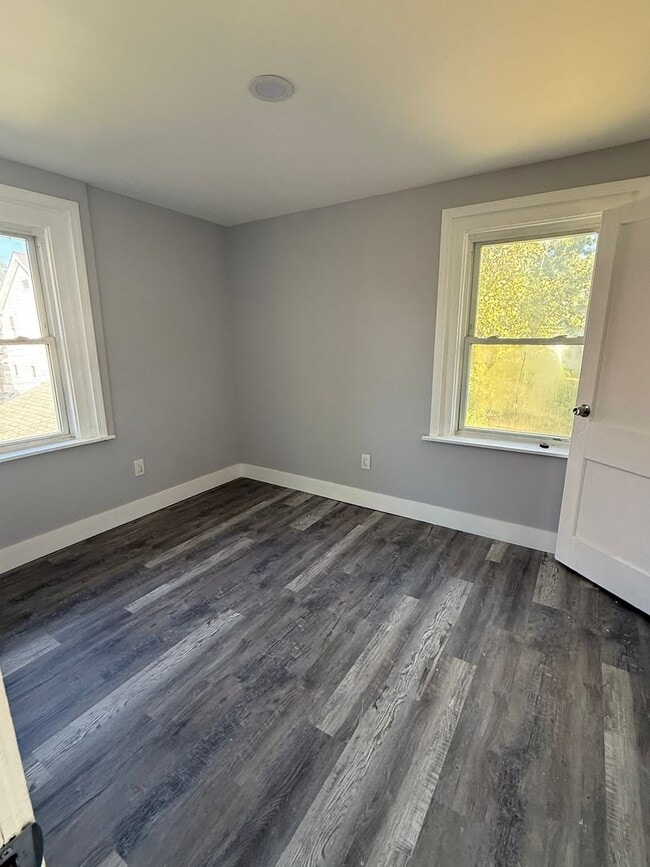 Building Photo - Garfield Heights Single