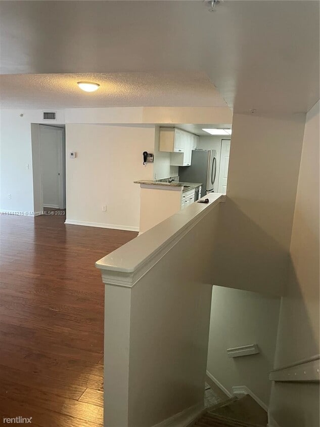 Primary Photo - 3 br, 2 bath House - 900 Crestwood Ct S Ap...