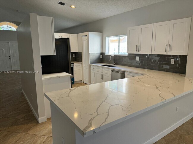 Foto del edificio - 13500 NW 7th St