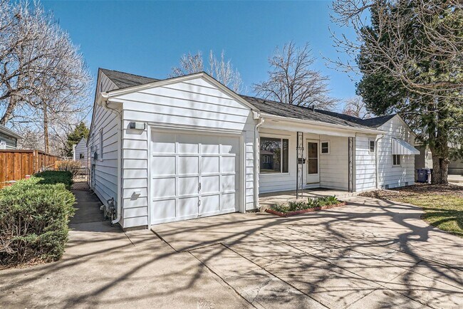 Building Photo - Beautiful 3-Bedroom Home in Denver – Avail...