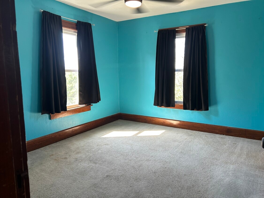 Foto principal - 317 N High St