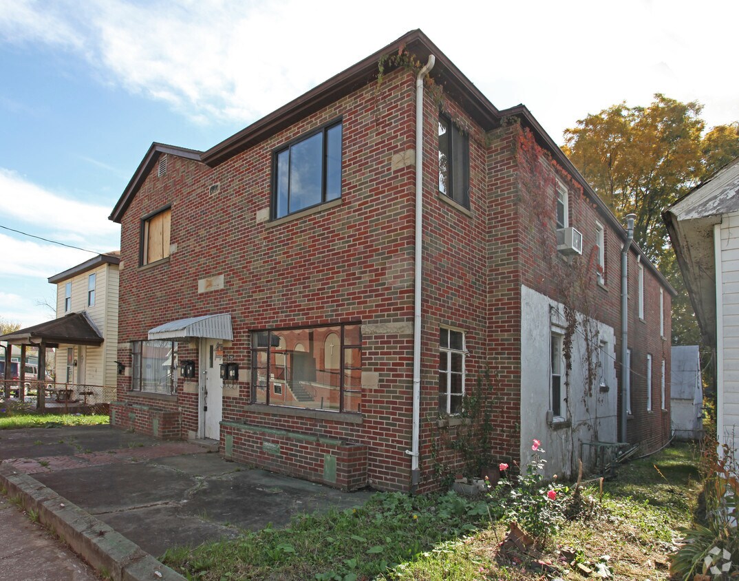 Building Photo - 1535 3rd Ave