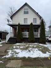 Building Photo - 422 4th Ave