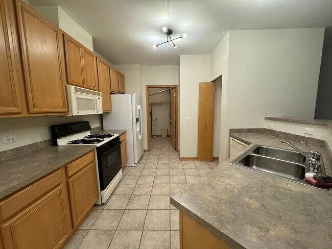 Foto del edificio - 9018 Concord Ln