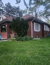 Building Photo - 285 Old Gary Ave