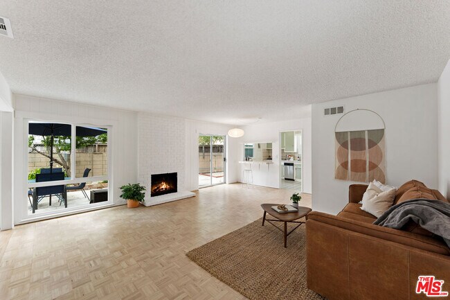 Building Photo - 22736 Cantlay St