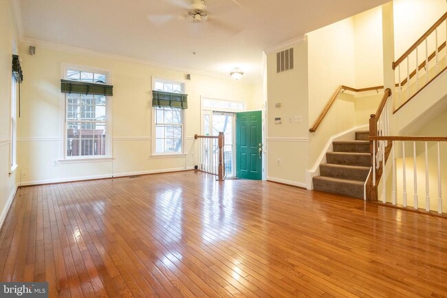 Foto del edificio - 719 N Vermont St