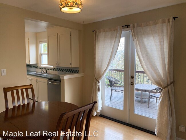 Building Photo - 3 br, 2 bath House - 2822 23rd Ave W