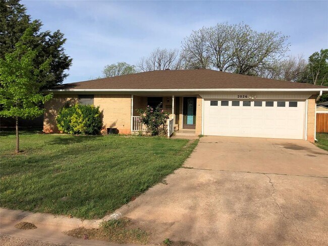 Foto del edificio - 2026 Marsalis Dr