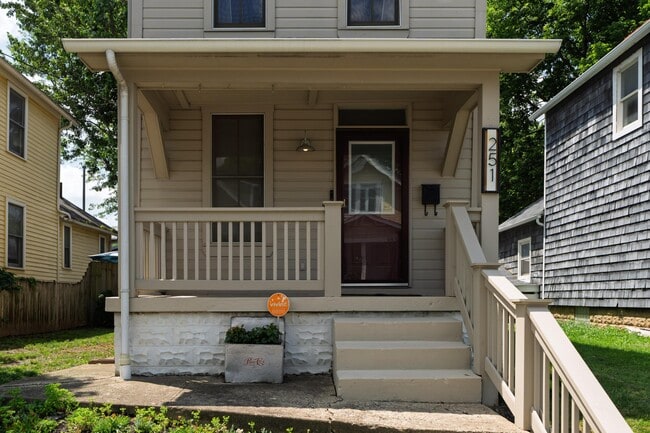 Building Photo - 251 Detroit Ave