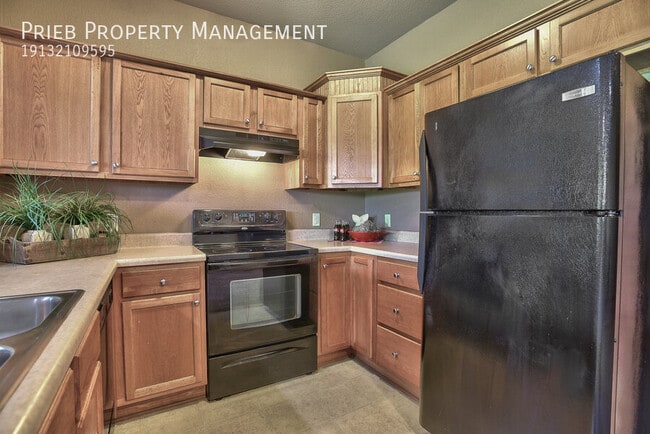 Building Photo - 902 S Woodson Ct