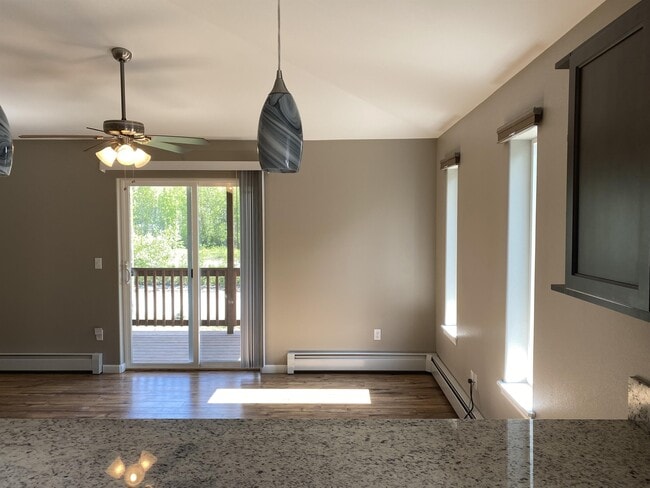 Building Photo - 8545 Lynnette Dr