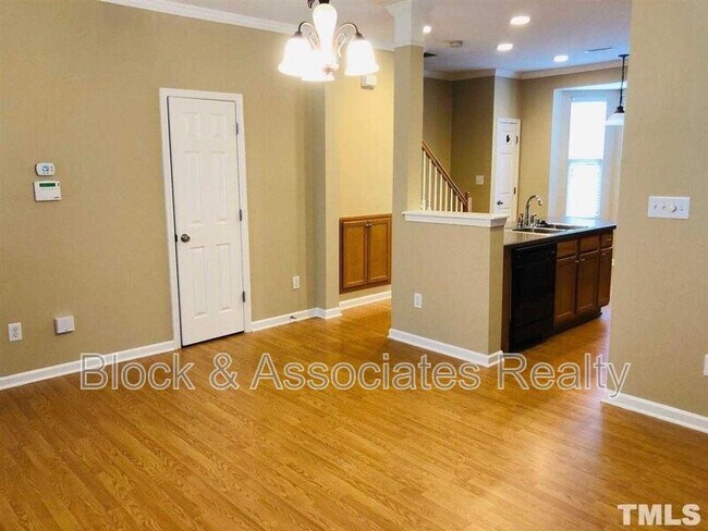 Building Photo - 8982 Camden Park Dr