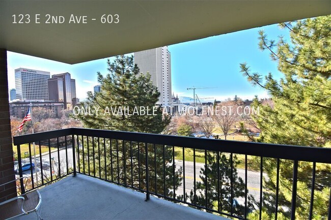 Foto del edificio - Stunning 2 Bed Downtown Condo! No Deposit ...