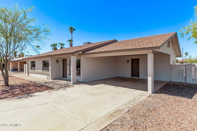Foto del edificio - 816 E Saguaro St