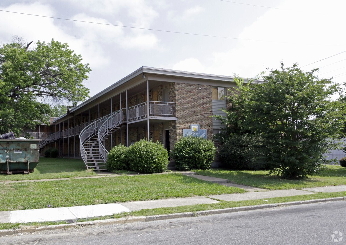 Building Photo - Capri Apartments