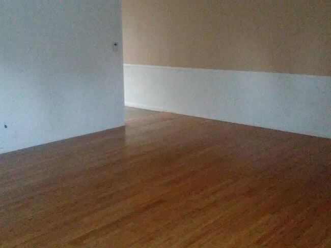 Foto del edificio - 3351 N Kinser Pike