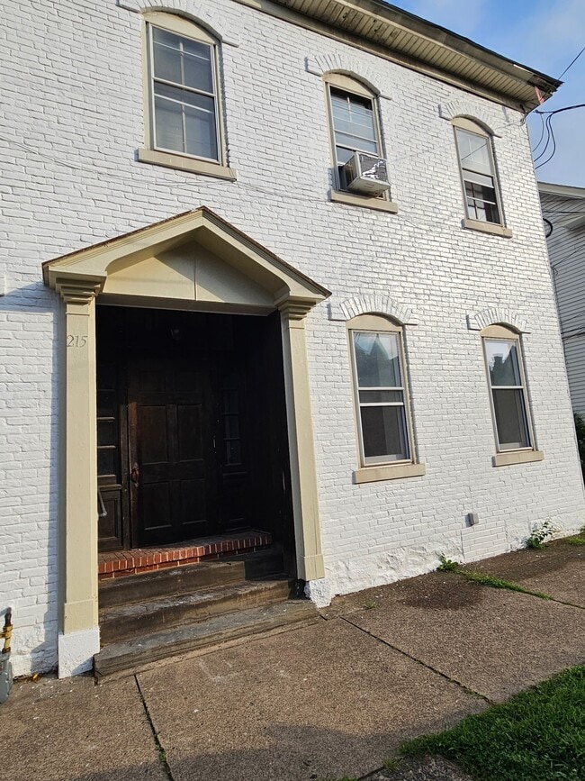 Building Photo - 215 E Front St