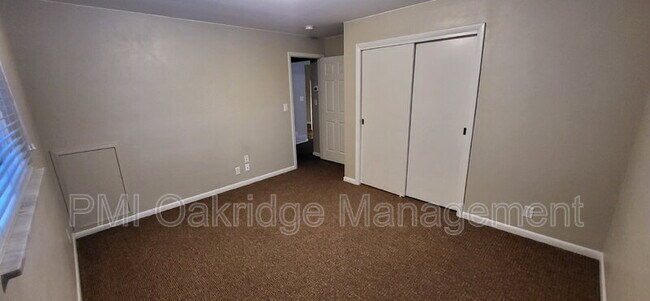 Foto del edificio - 205 Scott Ave