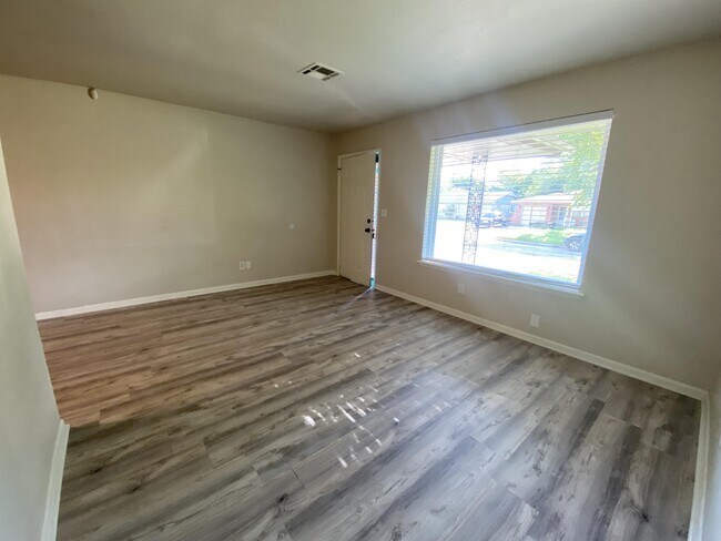 Foto del edificio - 205 S Bristow Ave