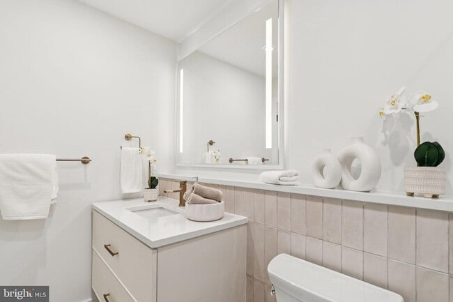 Photo - 30 W Allens Ln Apartment