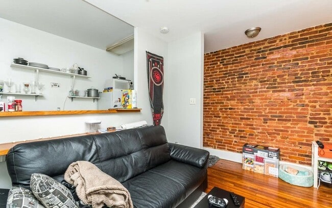 Foto del edificio - 2841 n Calvert Street