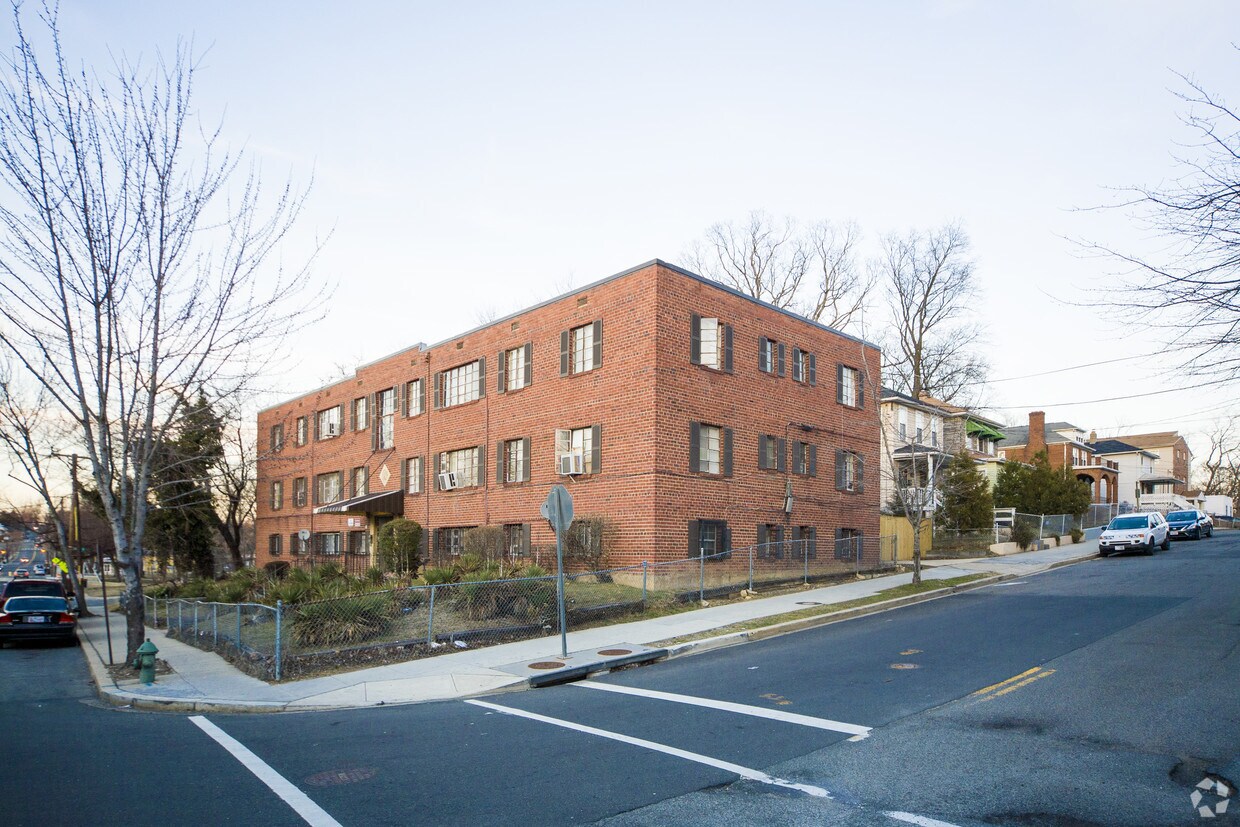 Primary Photo - 405 Division Ave NE