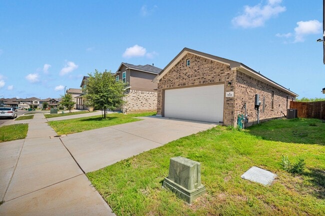 Building Photo - 9311 Avondale Pk