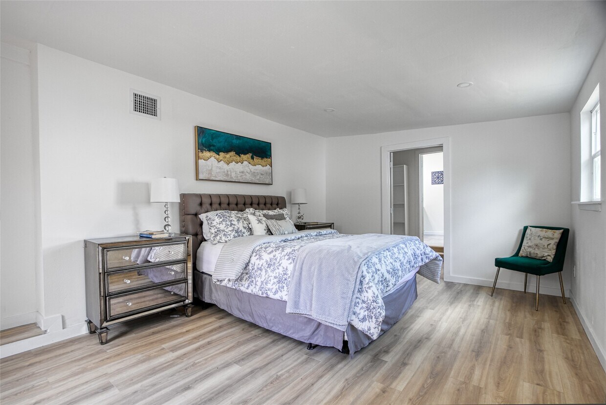 Building Photo - 4716 Siegel St