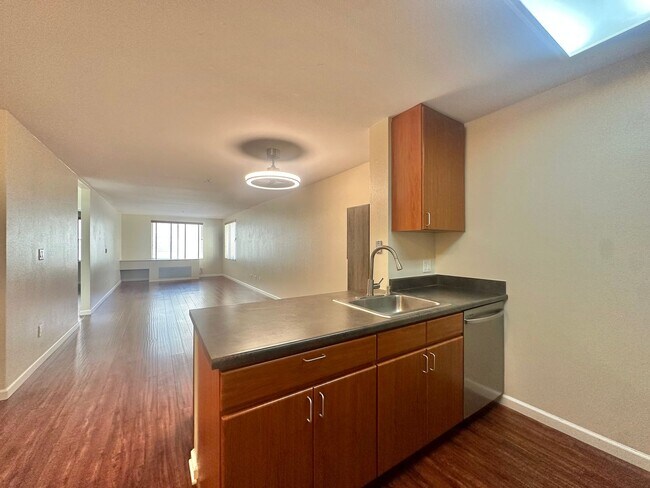 Building Photo - Little Italy Condo Steps From Waterfront P...