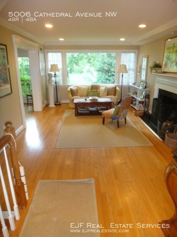 Foto del edificio - 5006 Cathedral Ave NW