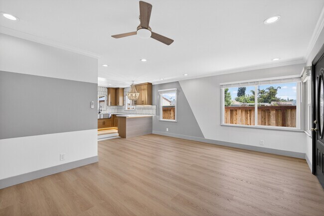 Foto del edificio - 1243 E Almond Ave