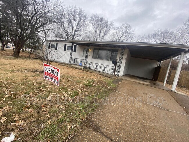 Building Photo - 1230 S Waterford Dr