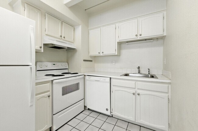 Foto del edificio - 1 Bed 1 Bath Condo In The Heart Of Denver