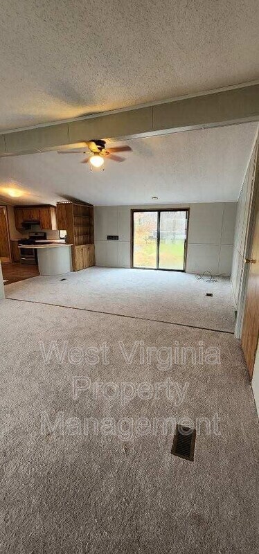 Foto del edificio - 674 Circleview Dr