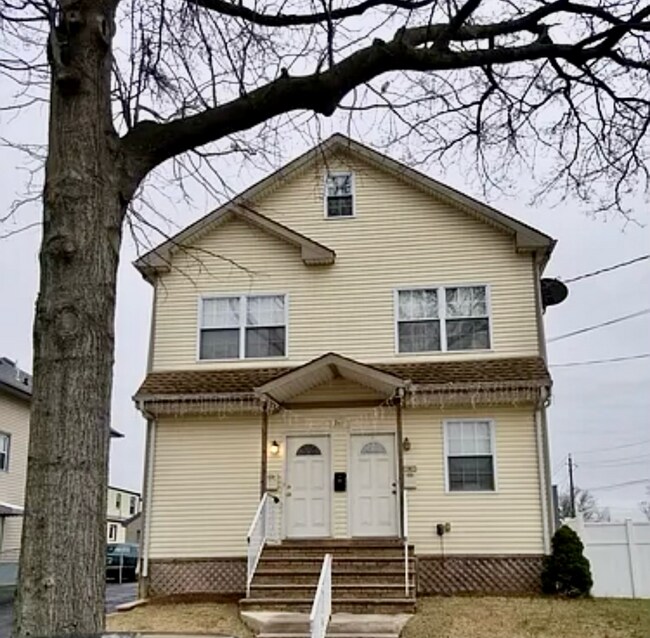 Building Photo - 245 Washington St