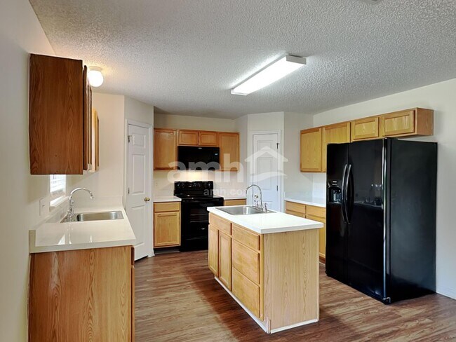 Foto del edificio - 5514 Ortega Park Blvd