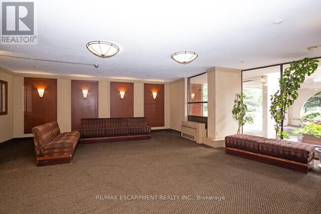 Building Photo - 50 Mississauga Vly Blvd