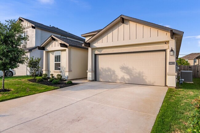 Foto del edificio - 16622 Daylight Ln