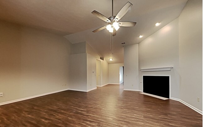 Foto del edificio - 14916 Oak Rd