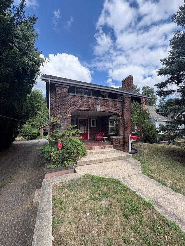 Foto principal - 2281 E Market St