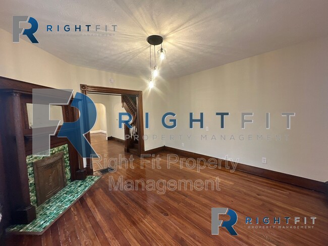 Foto del edificio - 218 S Main St