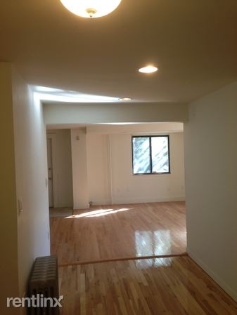 Building Photo - 156 Kelton St