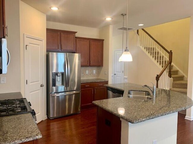 Building Photo - 520 Panorama View Loop, Cary- Bev Roberts ...